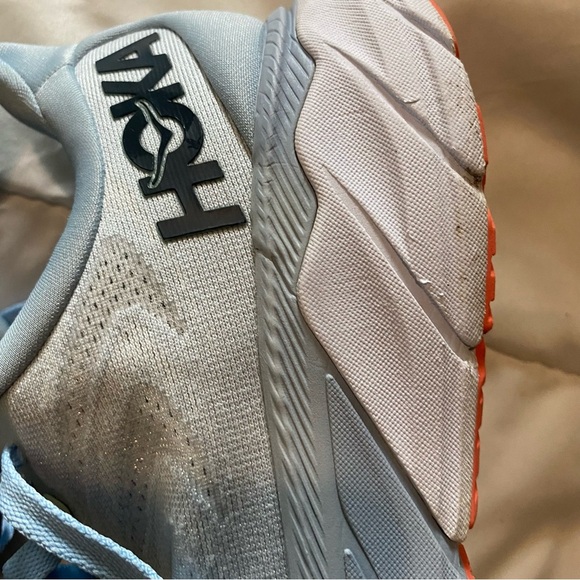 HOKA Arahi 6 size 9 B - Picture 6 of 16